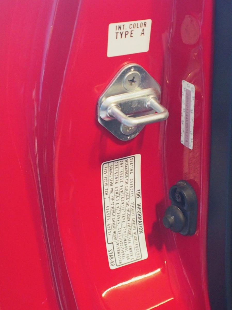 Детали экстерьера Honda S2000 (AP1) 2000 года  (фото 131 из 131)